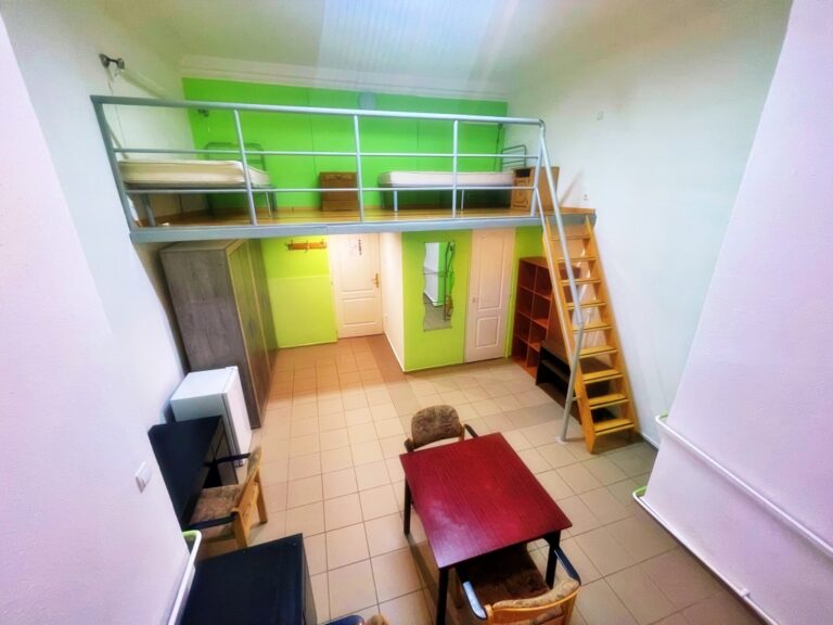 Apartment enterieur with two beds
