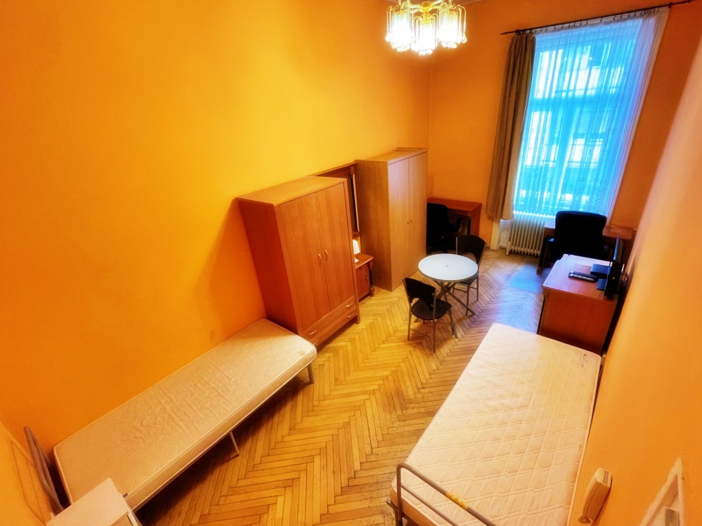 Stylish living room setup with contemporary features.