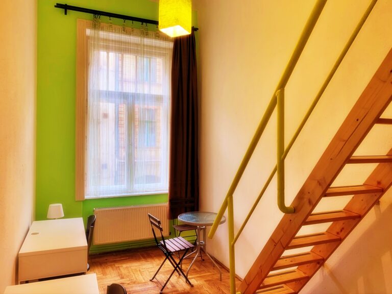 Image of a modern living space with elegant décor.