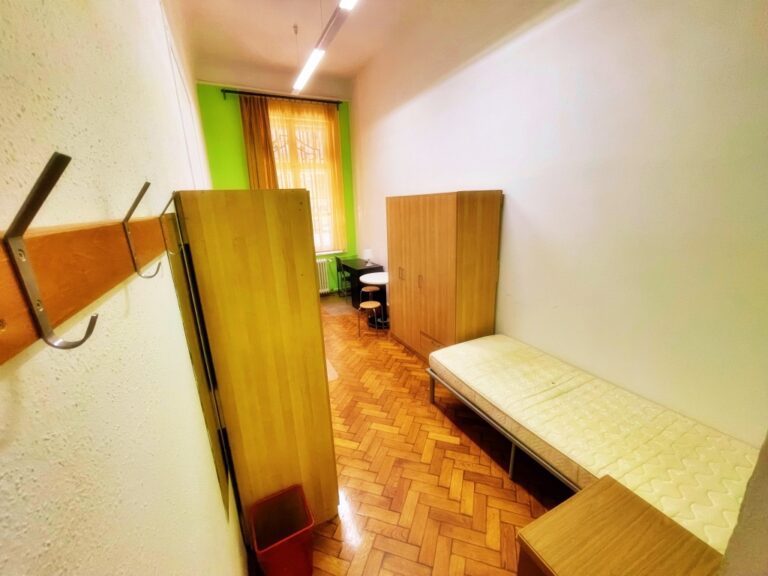 Image of a contemporary bedroom design.