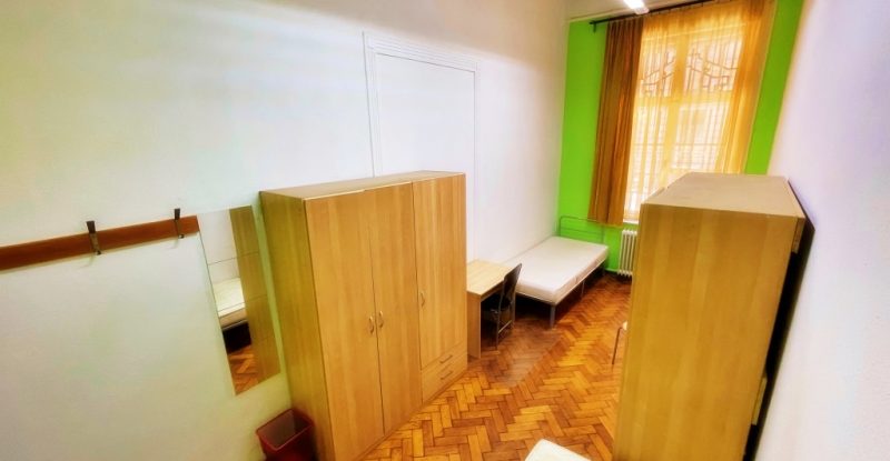 Image of a contemporary bedroom design.