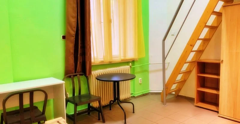 Image of a spacious room.