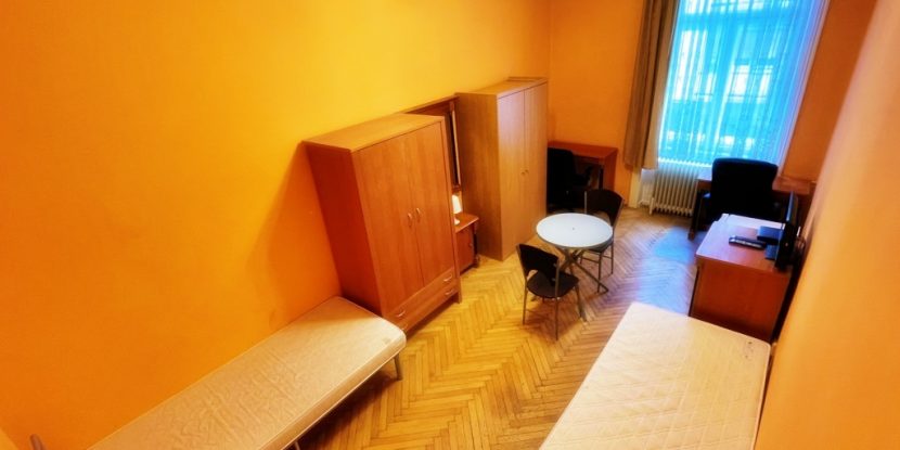 Stylish living room setup with contemporary features.