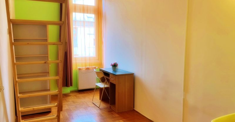 Stylish bedroom with contemporary furnishings.